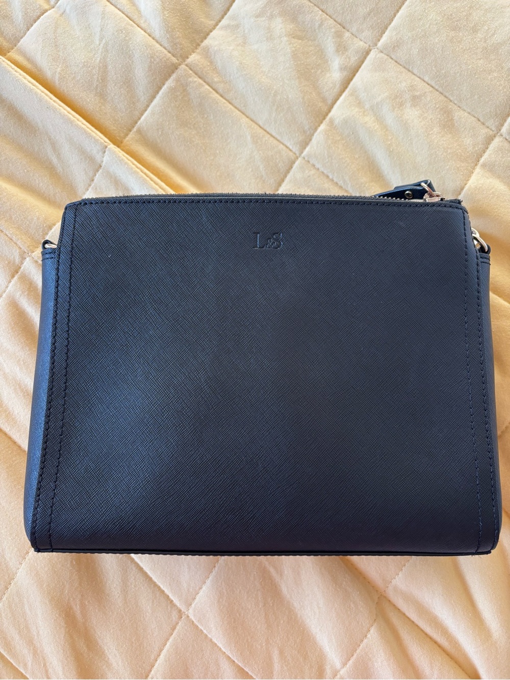 Lo & Sons Pearl Convertible Crossbody Bag in Black Saffiano